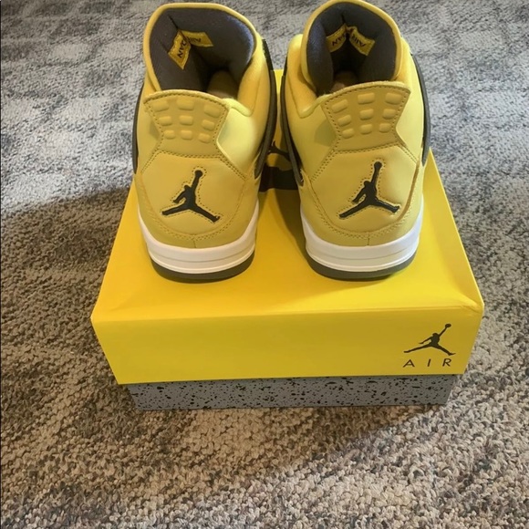 Jordan lighting 4s - Picture 3 of 7
